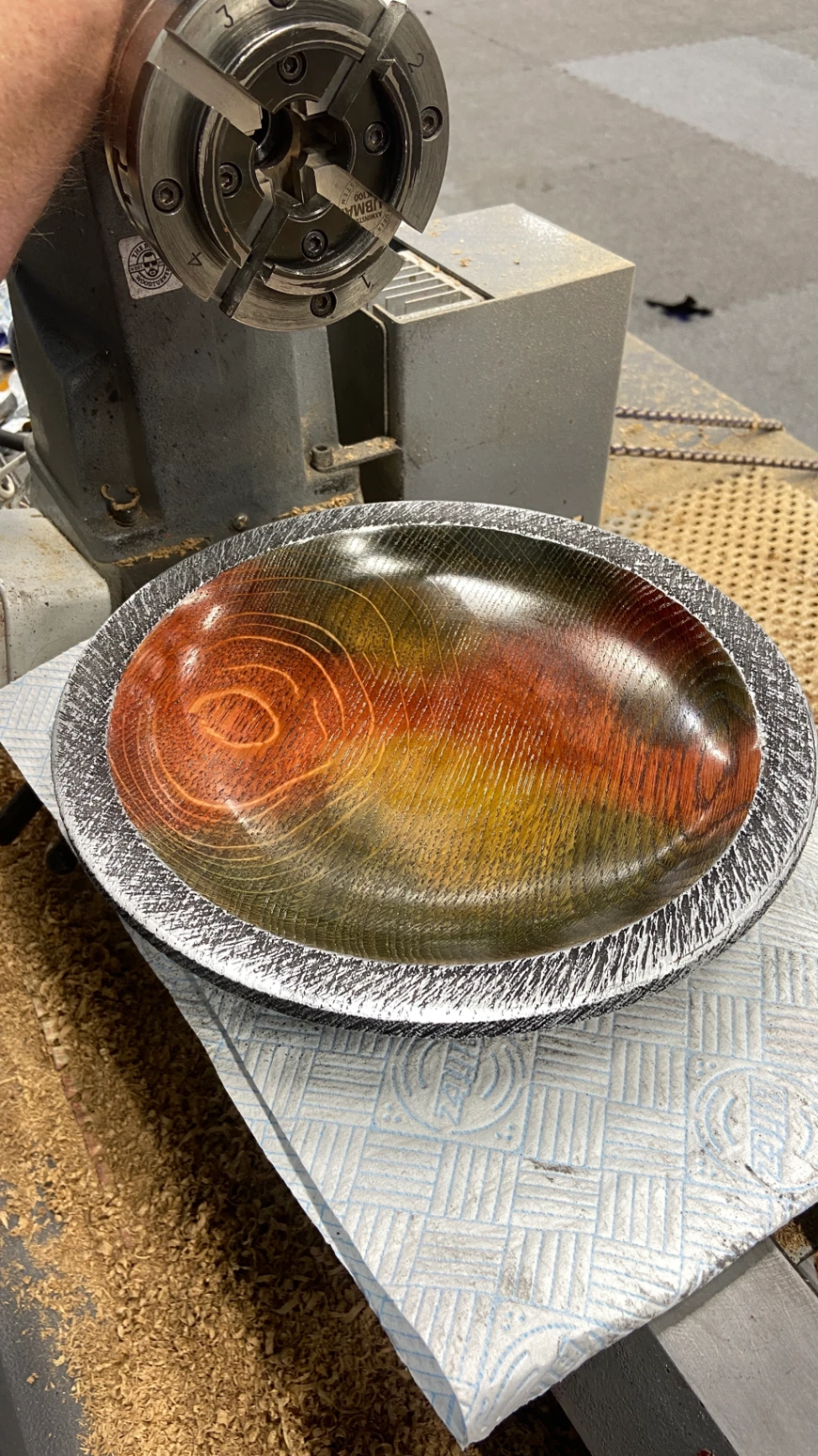 10 steps to turning a bowl